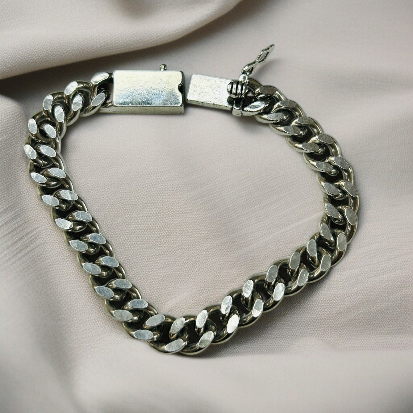 Cuban Bold: The Statement Link Bracelet