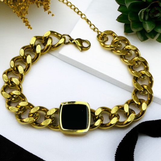 Noir Luxe: Gold Link Bracelet with Onyx Accent