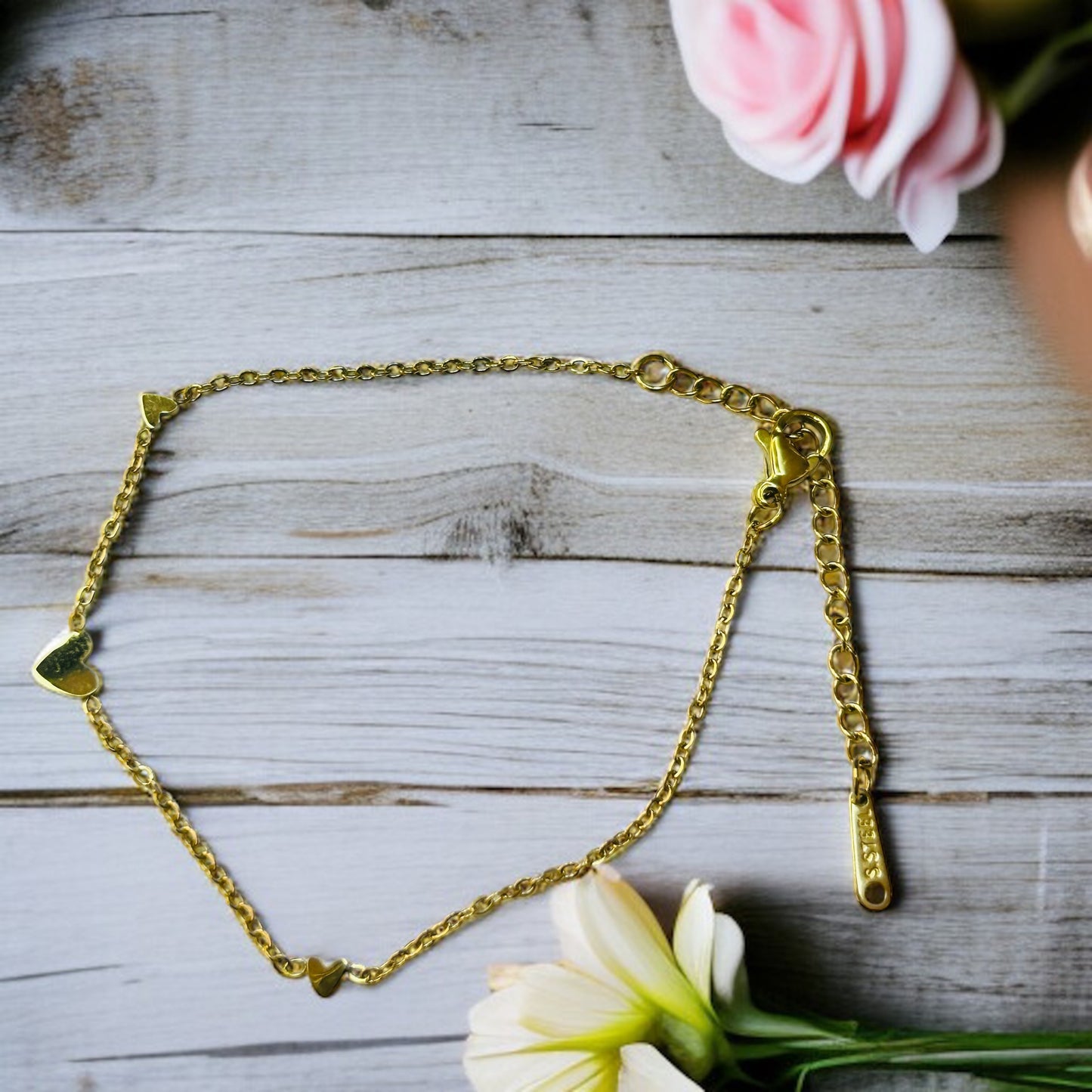 Golden Hearts – Dainty Love Chain Bracelet