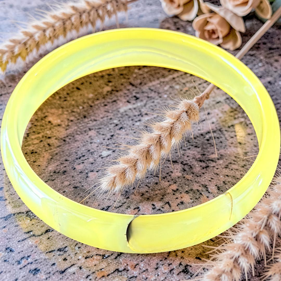 Vivid Honey Agate Bangle Bracelet