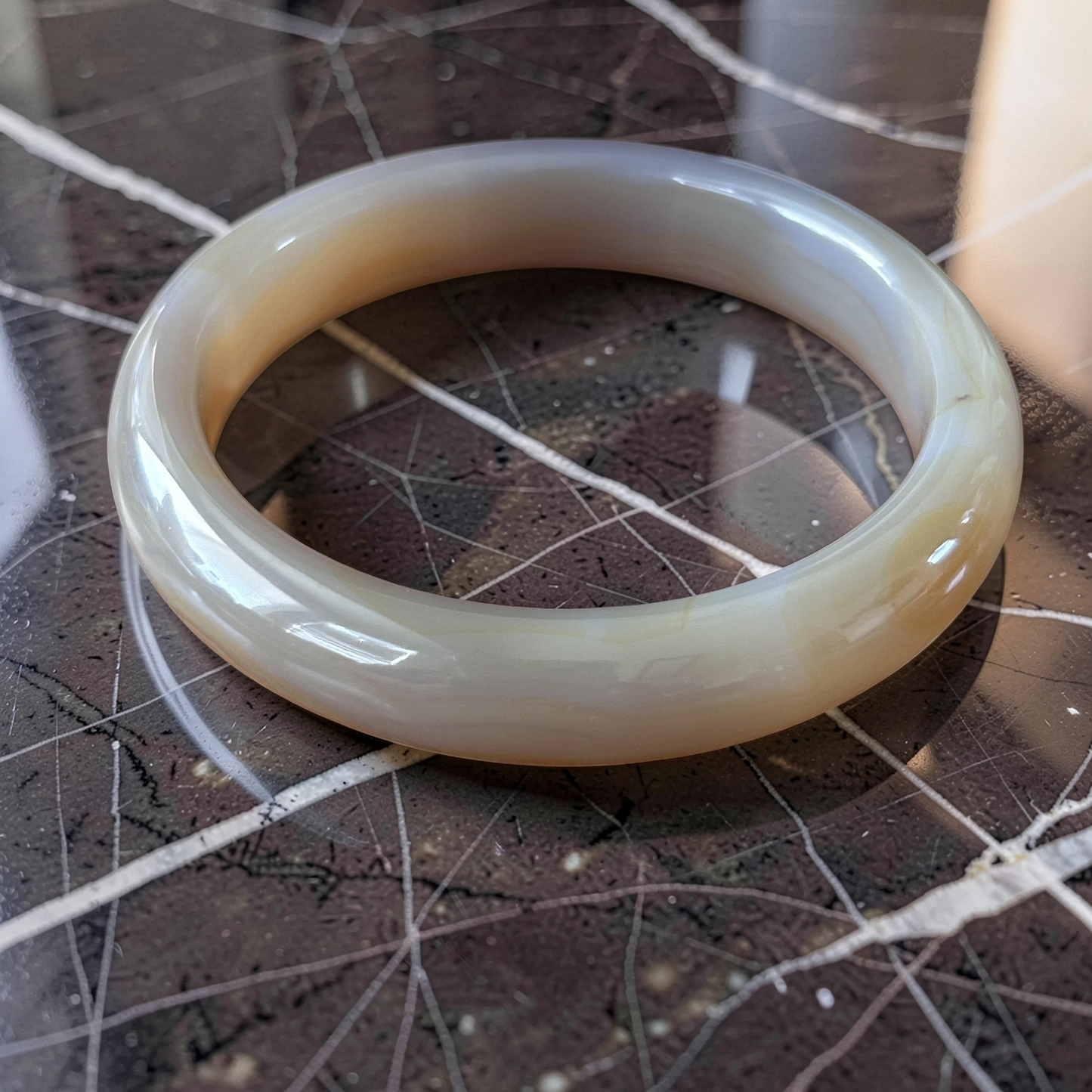 Sand & Honey Cream White Agate Bangle