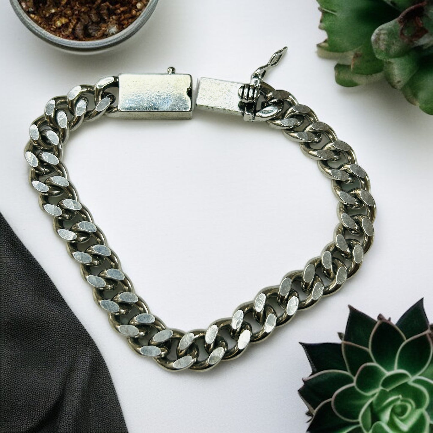 Cuban Bold: The Statement Link Bracelet