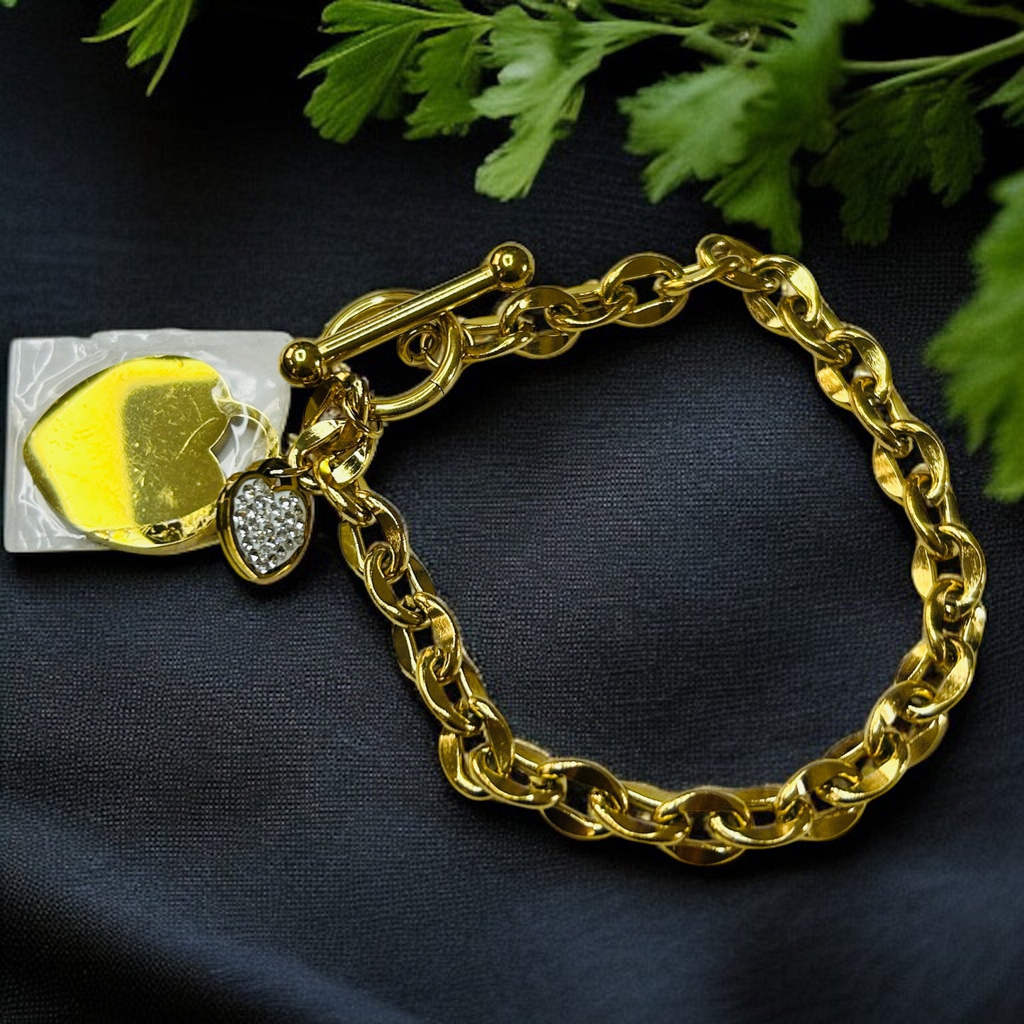 Golden Heart: The Viral Charm Bracelet Everyone’s Talking About