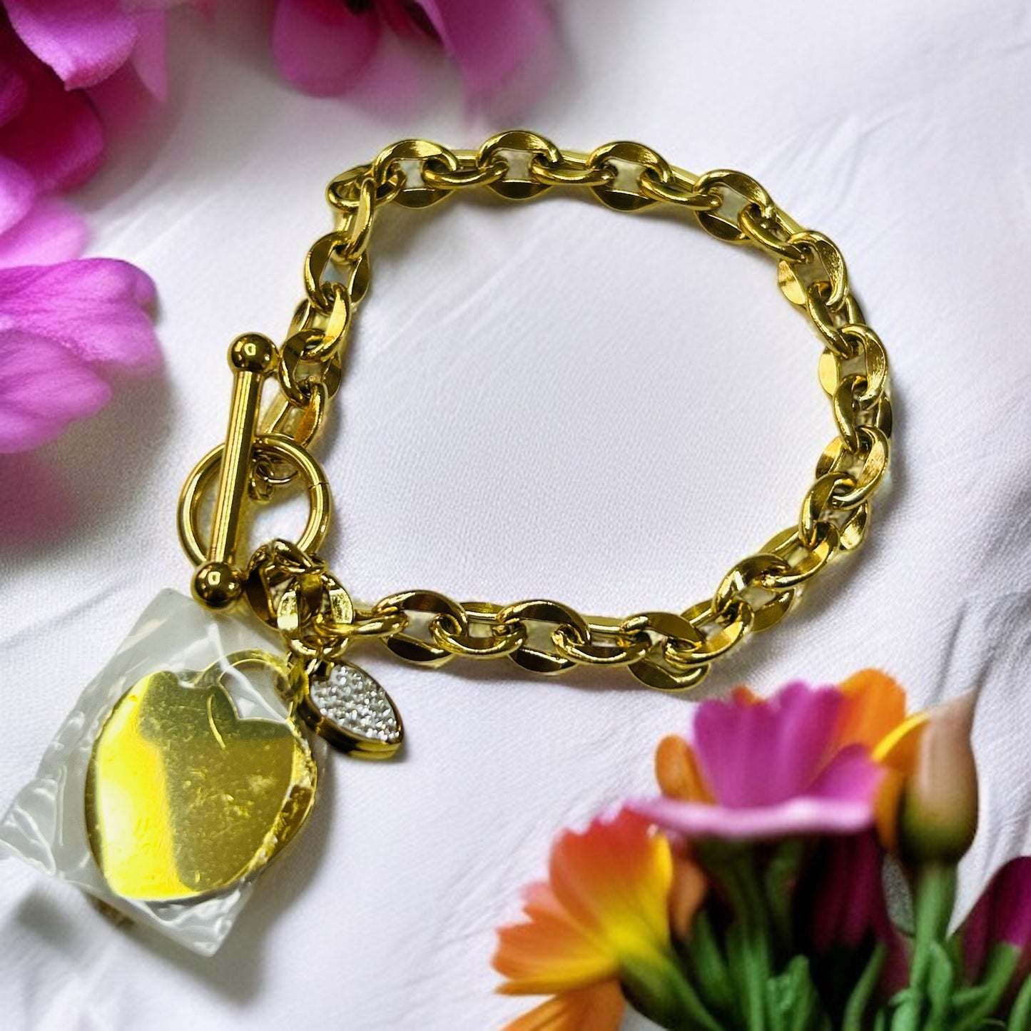 Golden Heart: The Viral Charm Bracelet Everyone’s Talking About