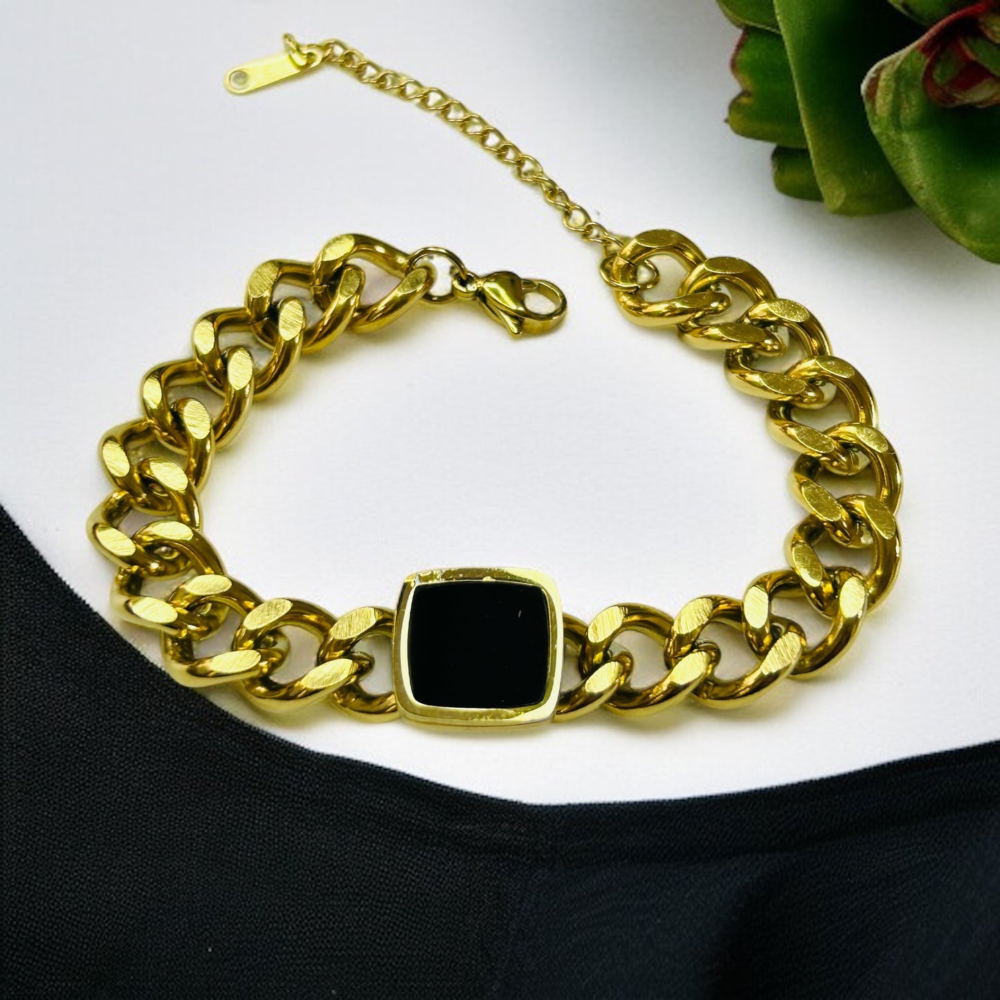 Noir Luxe: Gold Link Bracelet with Onyx Accent