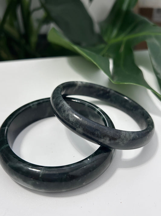62.4 & 62.7 Natural Medecine King Jade Hard Bangle, Grade A ⁂ Medicine King Stone (Tibetan Serpentine) Natural Tibetan Jade Crystal Bracelet