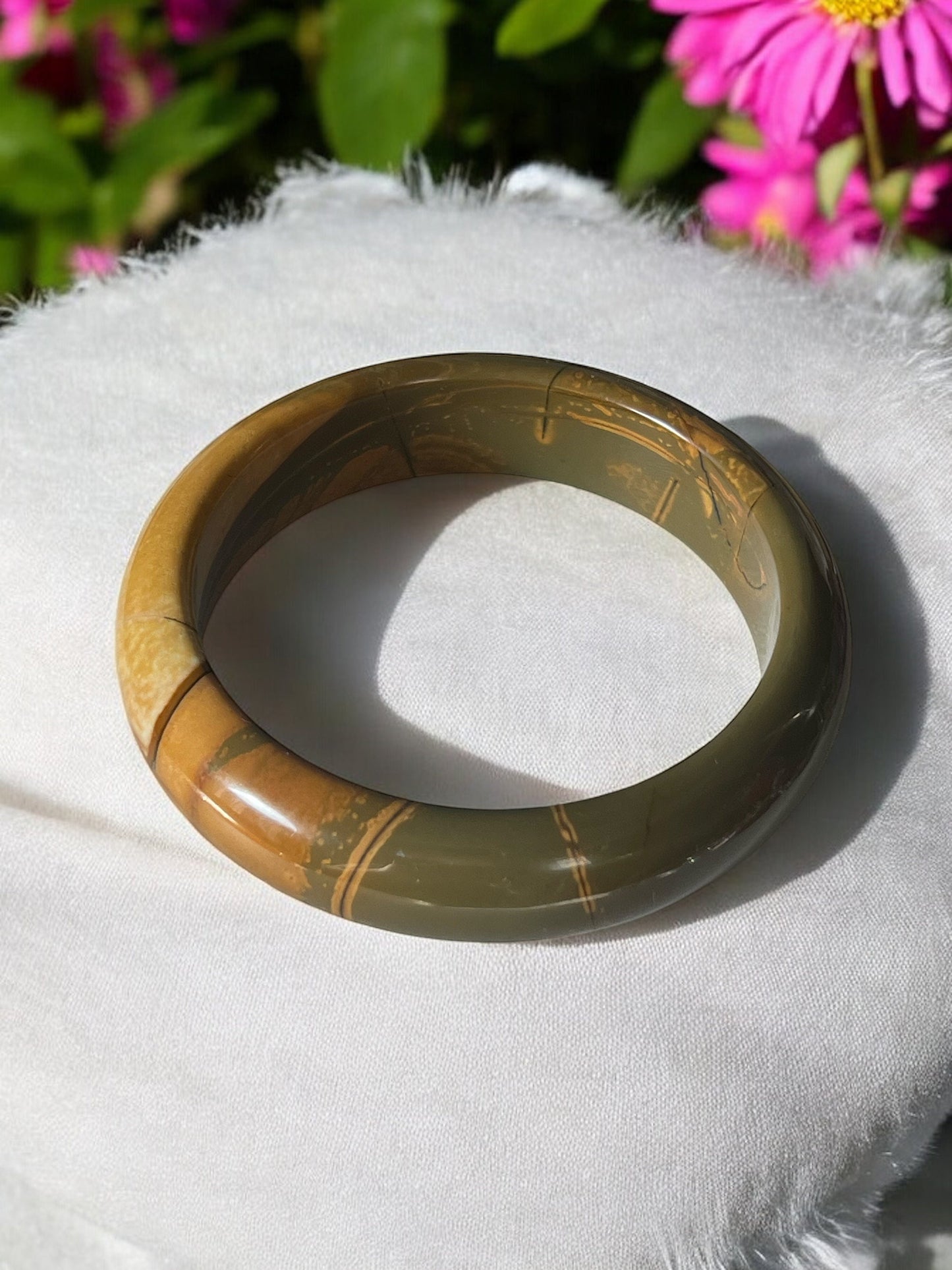 Gobi Three-Color Agate Bangle: Chalcedony Crystal Bracelet (61.2mm)