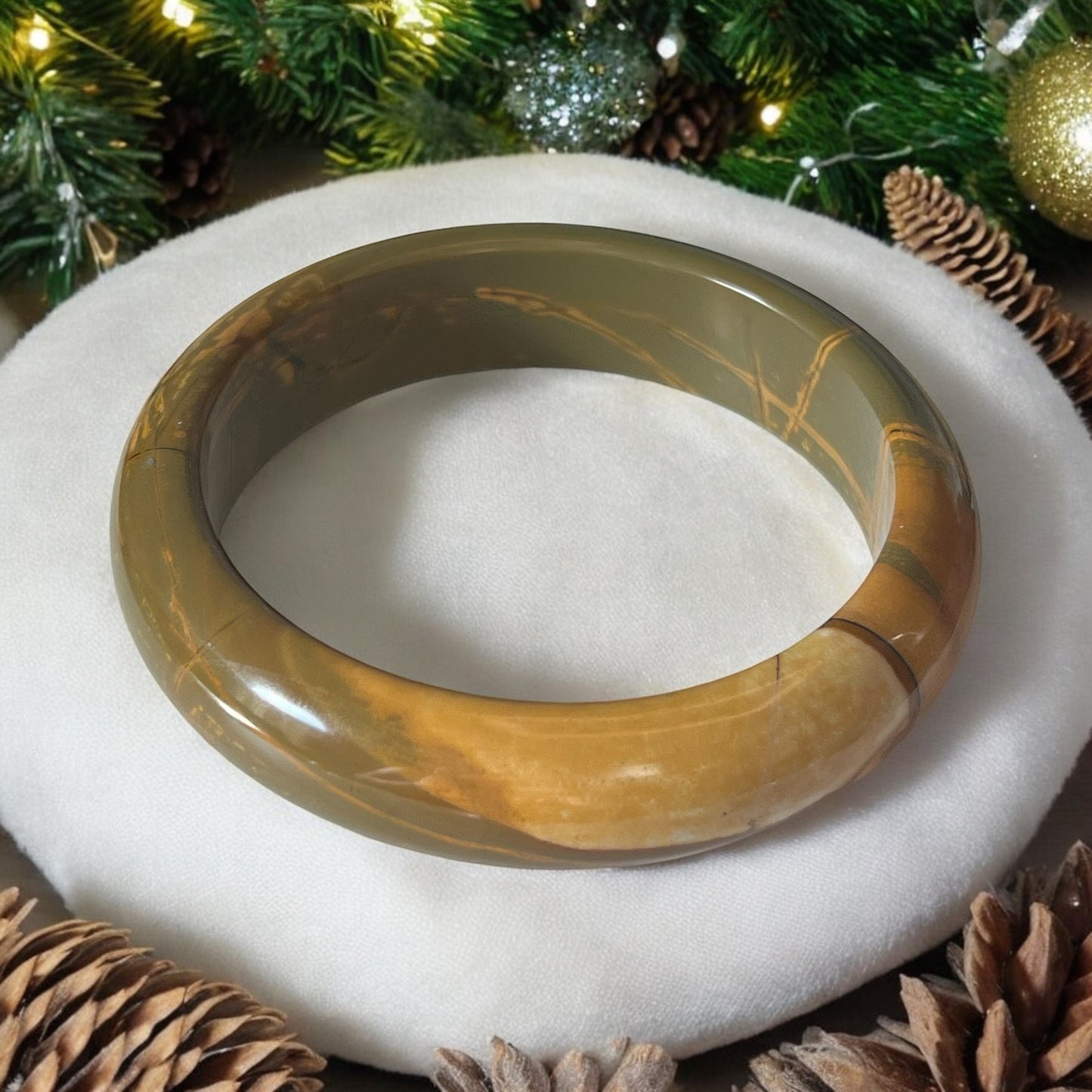 Gobi Three-Color Agate Bangle: Chalcedony Crystal Bracelet (61.2mm)